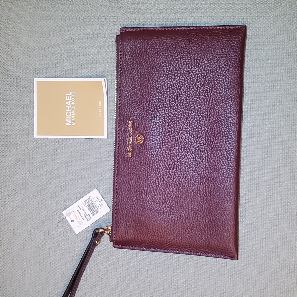 Michael Kors Jet Set Charm Zip Leather Clutch